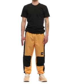 The North Face NF0A7R2H0UT Orange - Pantaloni Track Pant