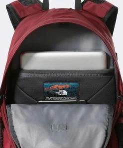 The North Face Hot Shot Special Edition Regal Red 8 The North Face Hot Shot Special Edition Regal Red